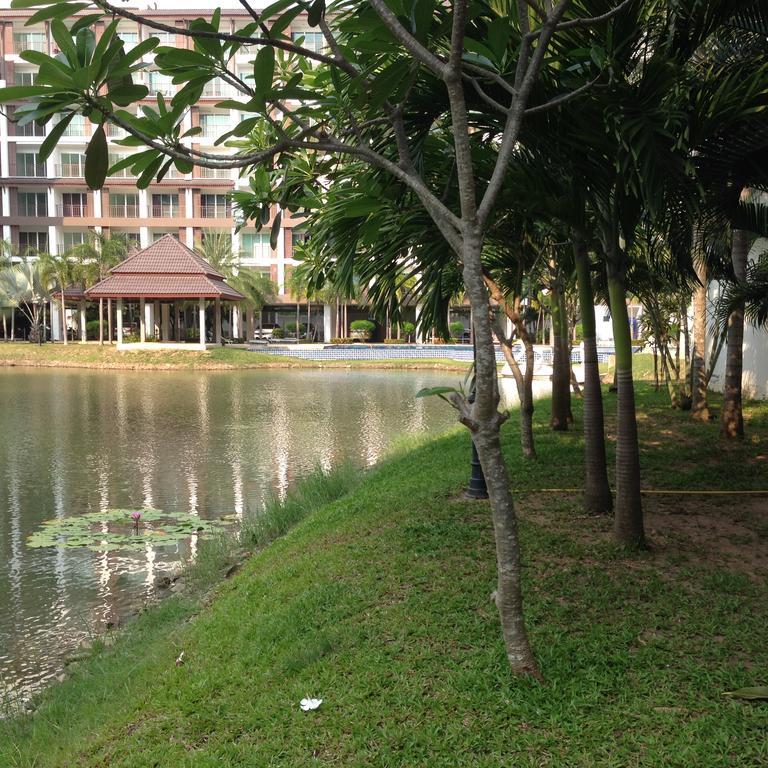 Ratchy Condo Bang Sare Buitenkant foto